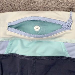 Lululemon Mid-Rise Crop Legging